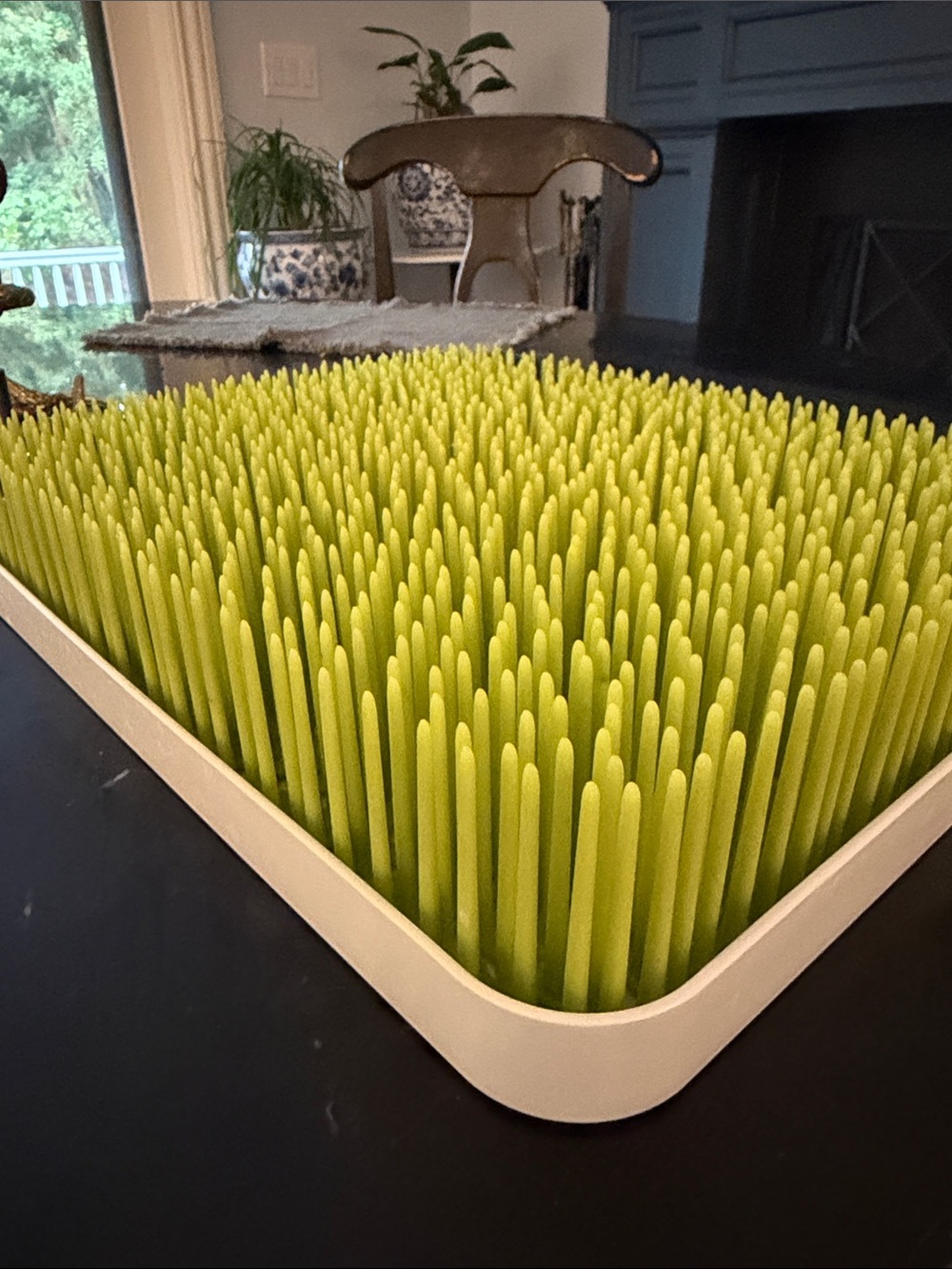 Grass-Style Bottle Drying Rack in Lime Green